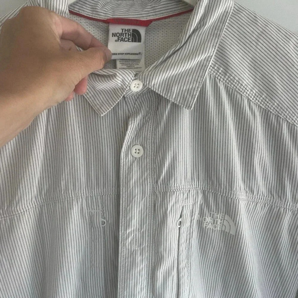 The North Face Mens Button Up Shirt Size Large Vented Multi Pocket - Picture 5 of 6